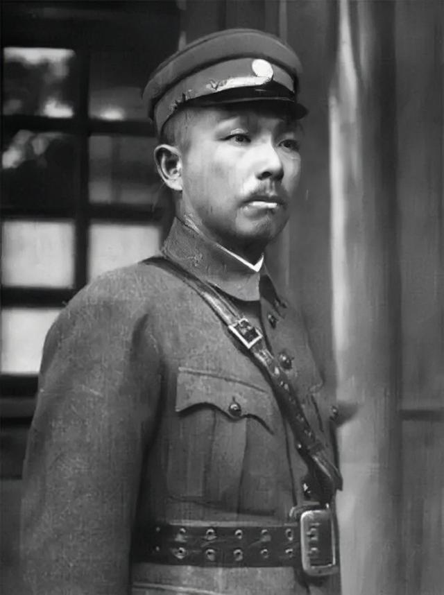 1975年，四川挖出了一具女尸，鉴定后确定她是中央一直在找的人