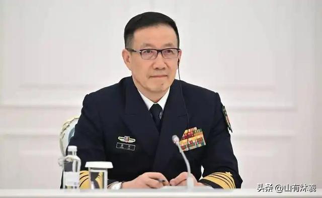 战舰战机全开火了，美不宣而战，18国军方齐聚北京，拉解放军联手