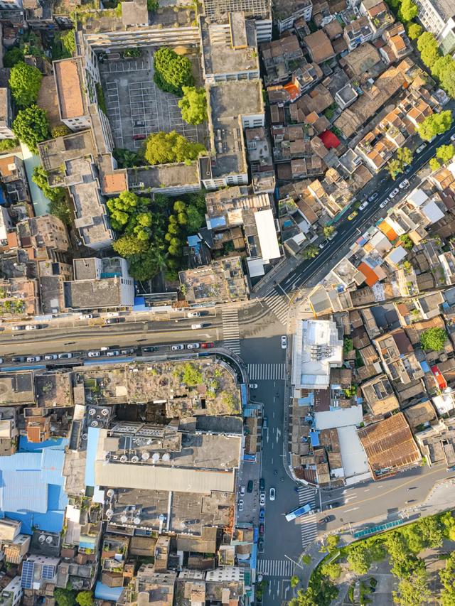 去了三次东莞,我倒抽三口冷气 | 地球知识局