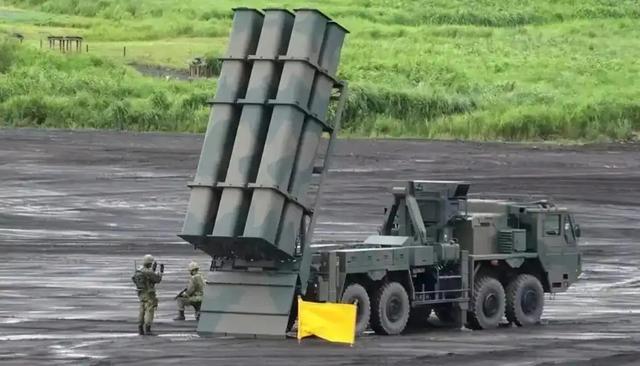 日本彻底撕下伪装，公然撕毁武器出口三原则，高市比想象的更危险
