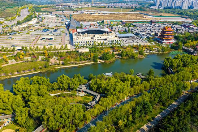 深秋泰安陡山河