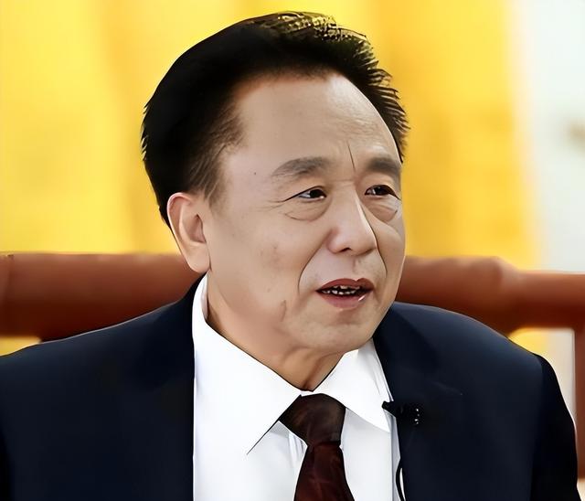 包养多名情妇，生下11个私生子，70多岁潜逃时仍要生娃！他是谁？