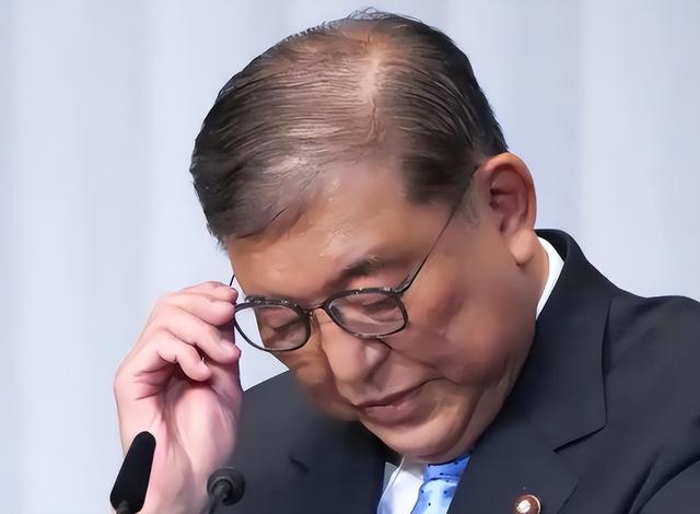 美韩达成协议！特朗普笑着喊话中国，再也不说“中国不好对付”了