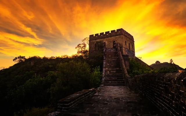 巨龙盘踞金山岭长城!