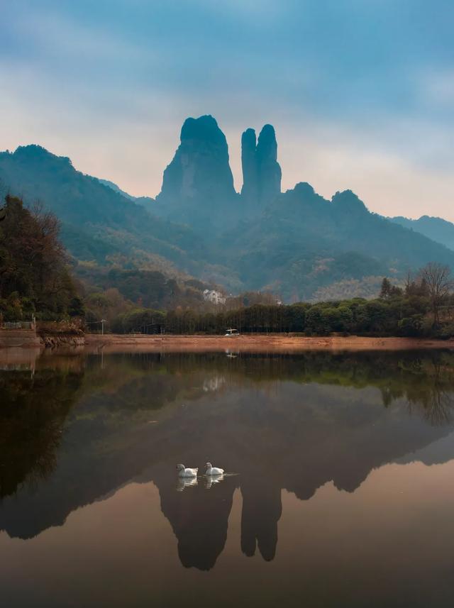 这条高铁即将开通运营!沿线有啥好玩好吃的?