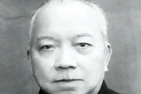 1955年实行“工资制”，李济深原本定在500元，为何提到1000元？图片