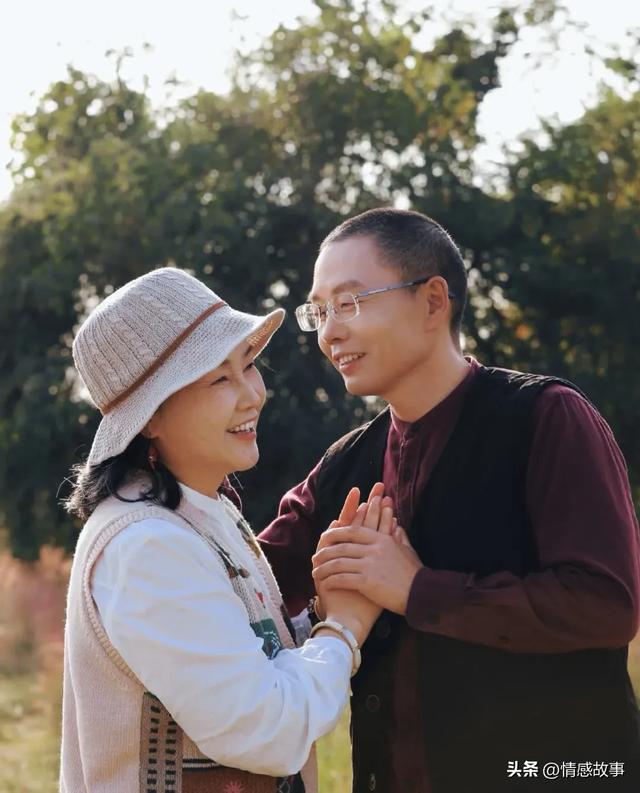 老了才明白,男人过六十,千万不要在兄弟姐妹面前,做这几件事!