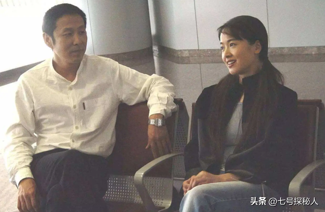 她曾是体操冠军，16岁被姜文带进娱乐圈，因长得太美绯闻多如牛毛