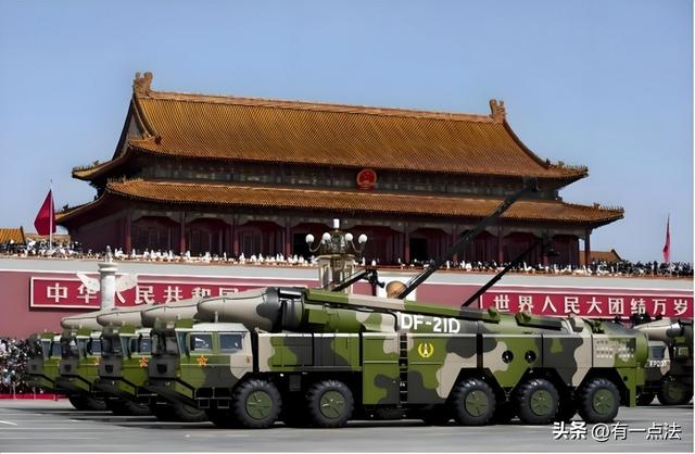 美国就算一动不动，中国20年也追不上？九三阅兵后，局势已被改写