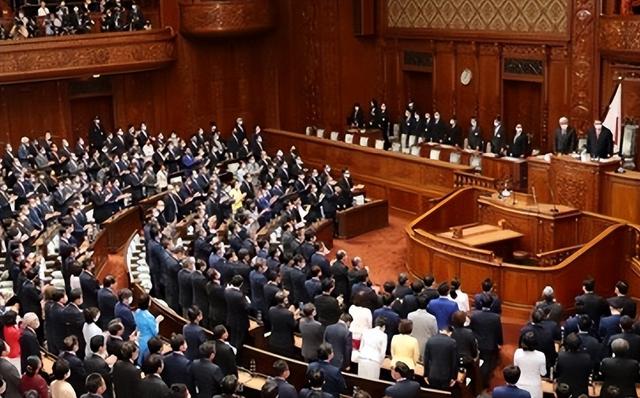 172：233！高市重新洗牌，日本新首相人选出炉	，对中国态度不简单