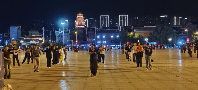 湘西吉首的夜景很美