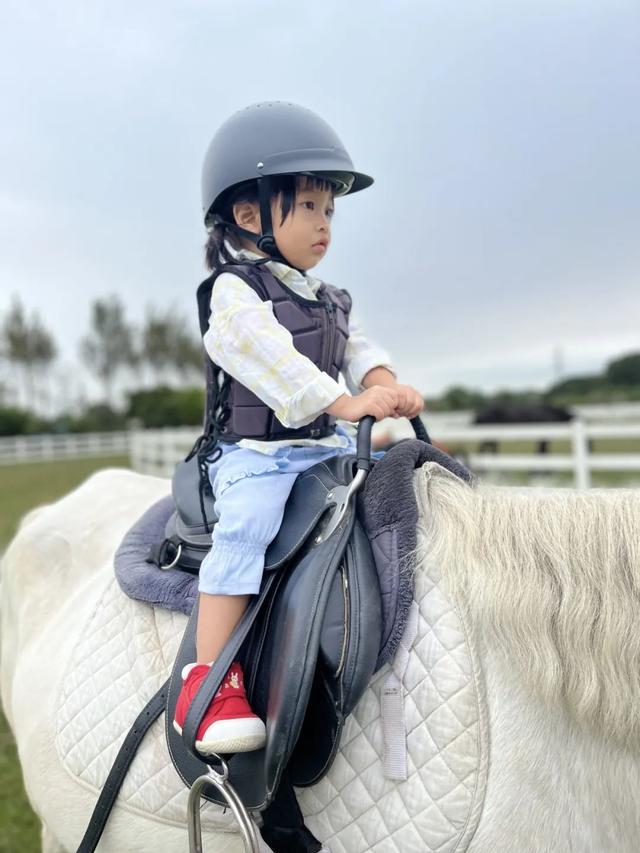 探秘新场景 | 驰骋、出片、下午茶！新津藏着一个“骑士养成基地”
