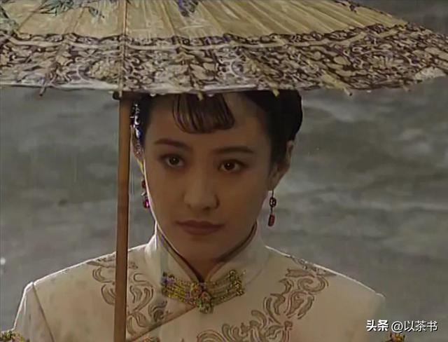 57岁无儿无女，关掉手机推掉戏约，一人住郊外小院，剧雪到底图啥