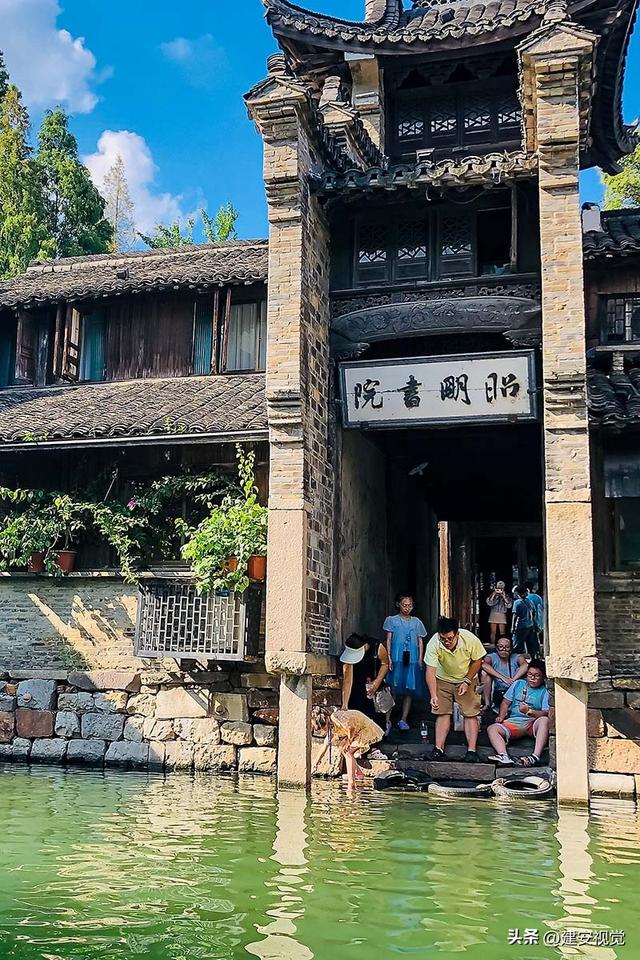 我在江南乌镇等你：中国最后的枕水人家，距杭州、苏州均为80公里