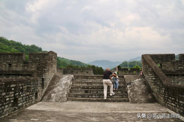 陕西汉中盆地的尽头，竟是一个活着的千年古关！山河环绕超霸气