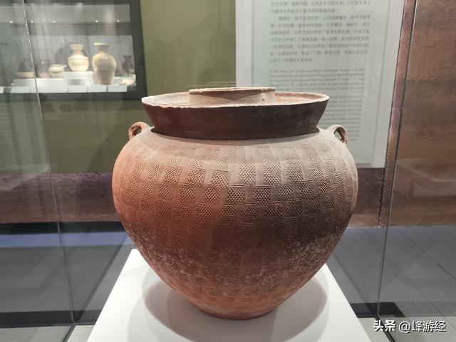 宜兴陶瓷博物馆，感受宜兴紫砂的悠久历史和独特韵味