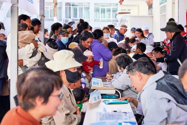 9年坚守,与爱同行!2025澳优基金会海普诺凯格桑花公益行圆满收官