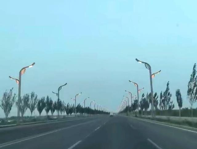 第二十二天 沙漠公路—在塔克拉玛干沙漠边缘行走