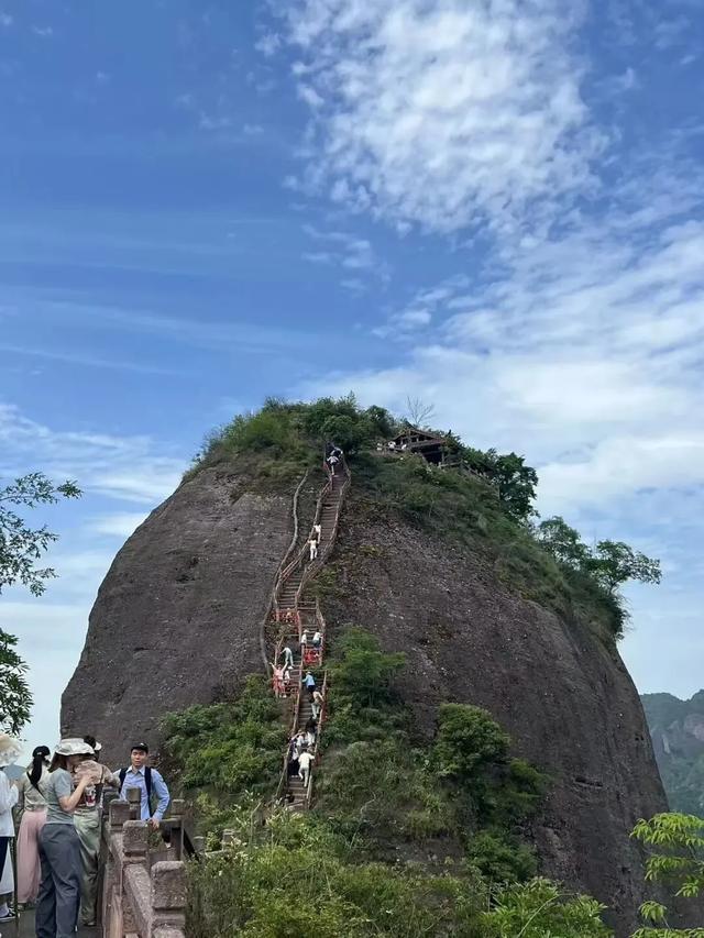 解锁初秋遛娃新花样！登山、溯溪、竹筏漂流……带娃玩转丹霞山水间