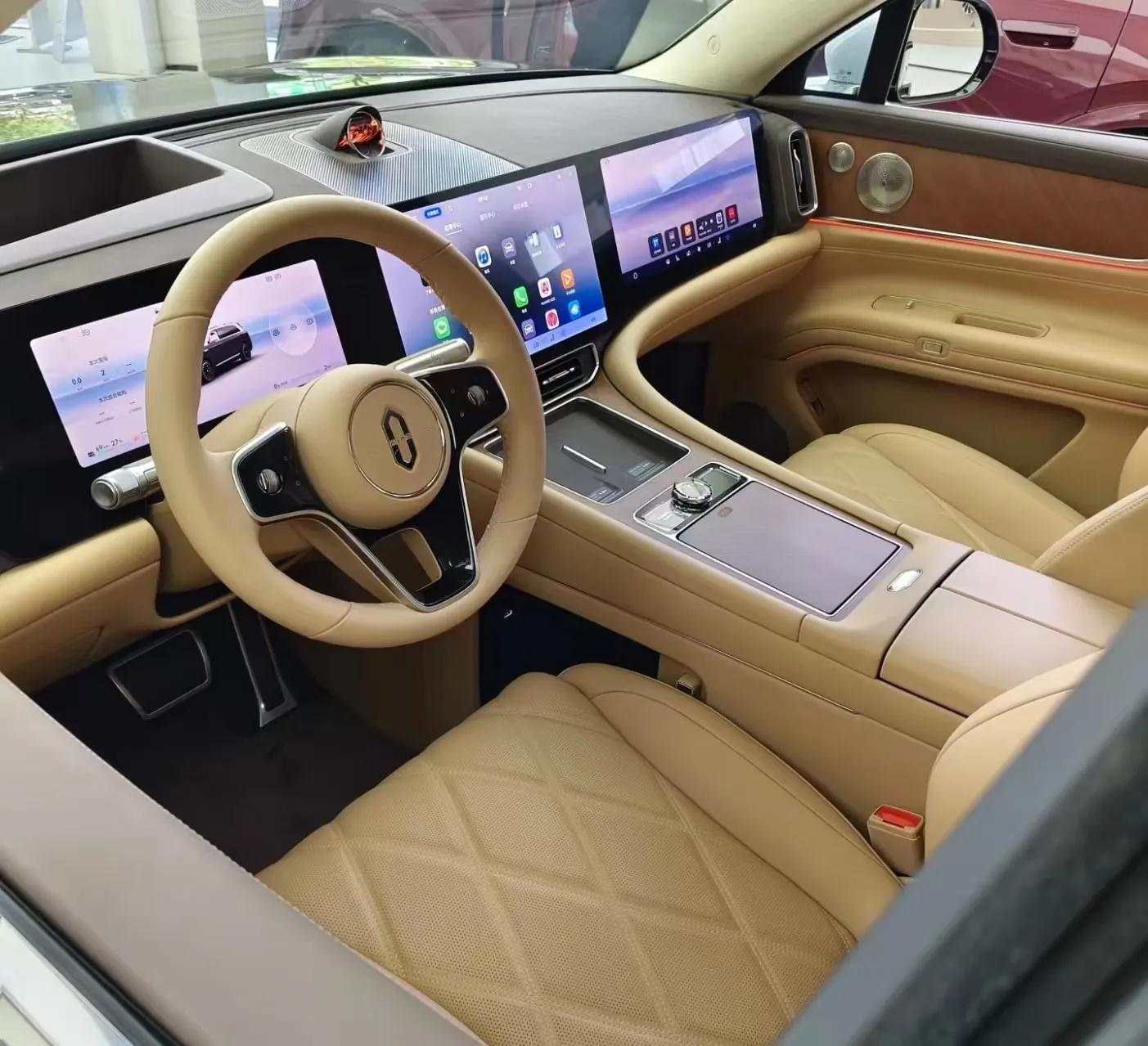 问界_问界鸿蒙智行技术底座_问界智能座舱沉浸式体验