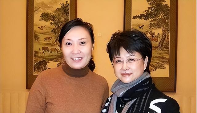 央视肖晓琳：退休5个月，在美国儿子家死去，临终26字遗言太深刻