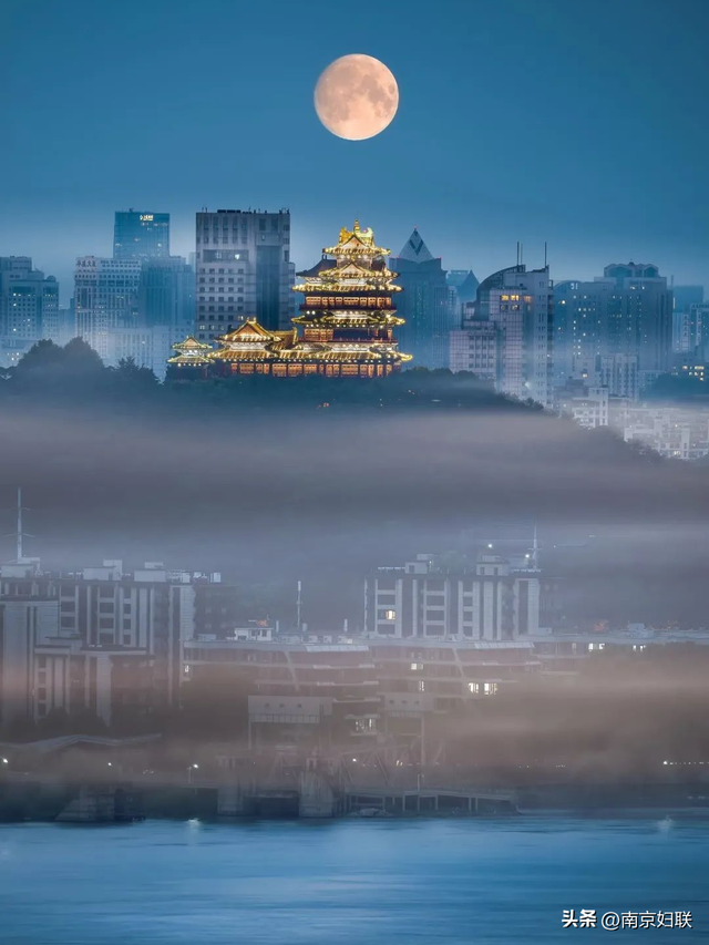 今天，乘坐5号线到朝天宫看一场重磅大展“江之永矣——江南地域早期文明特展”