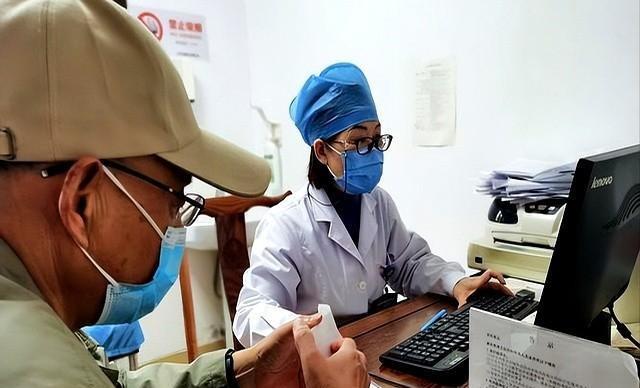 医生提倡：超过55岁的中老年人，宁可多走路，也别做这4个运动