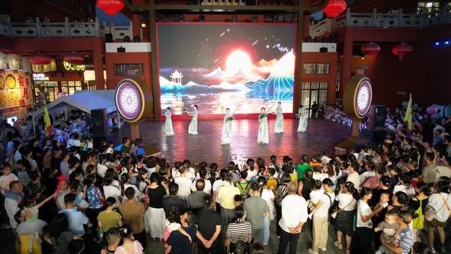 西乡夏日乐翻天：樱桃沟泼水狂欢+汉风廊桥纳凉晚会