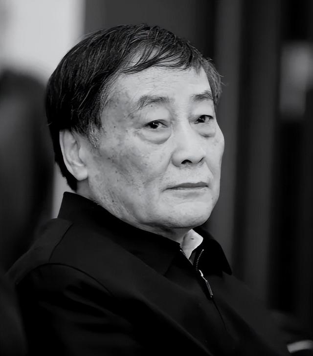宗庆后出轨小21岁女下属，私照肤白貌美能力出众，难怪他把持不住