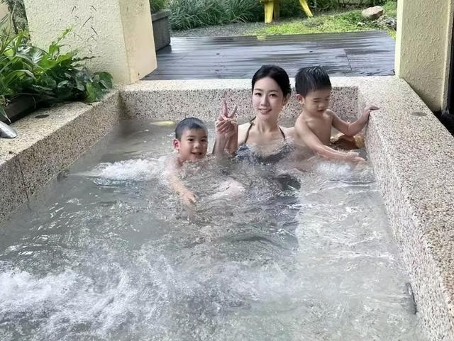 还有多少？知名女星被曝是少林方丈情妇，照片流出，本人愤怒辟谣
