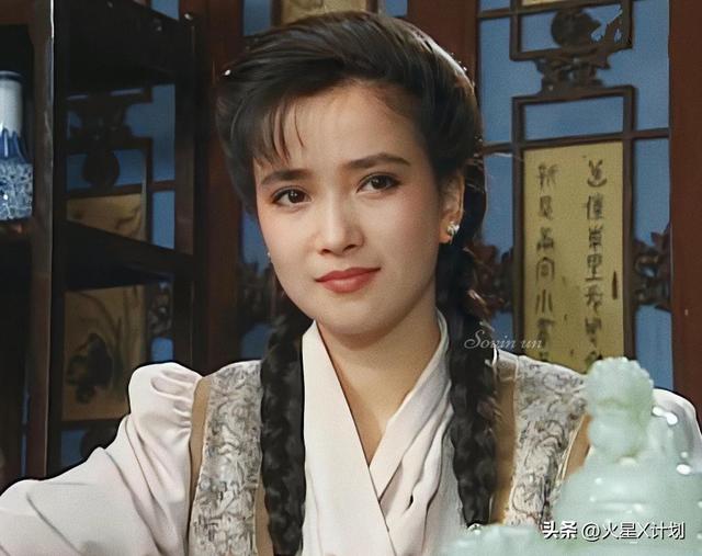 何晴住院照曝光	，瘦了也浮肿了，与过往判若两人，好友曝去世细节