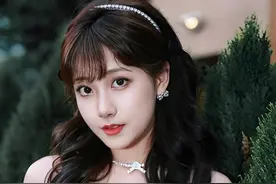 李艺彤：娱乐圈真·人间发电机！图片