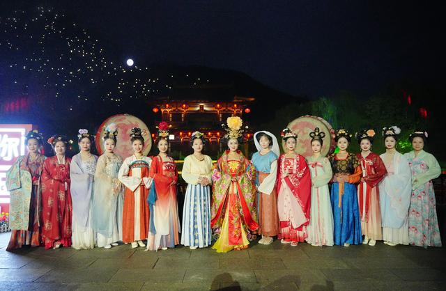 陕西华清宫“双节”体验升级 点燃文旅消费新热潮