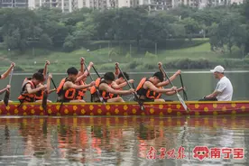 南宁龙舟公开赛5月31日举行，本土参赛队训练进入冲刺阶段图片