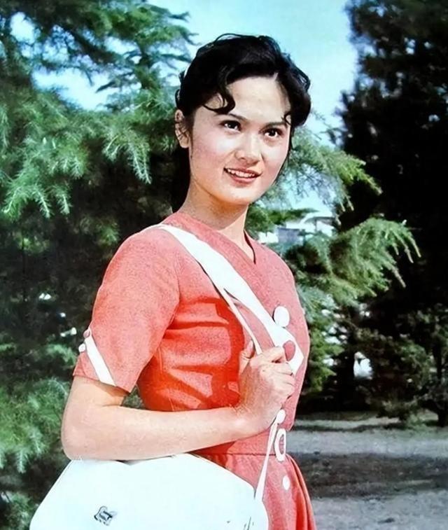 80年代家喻户晓的女演员，嫁给军委副主席儿子，离婚后混得如何？
