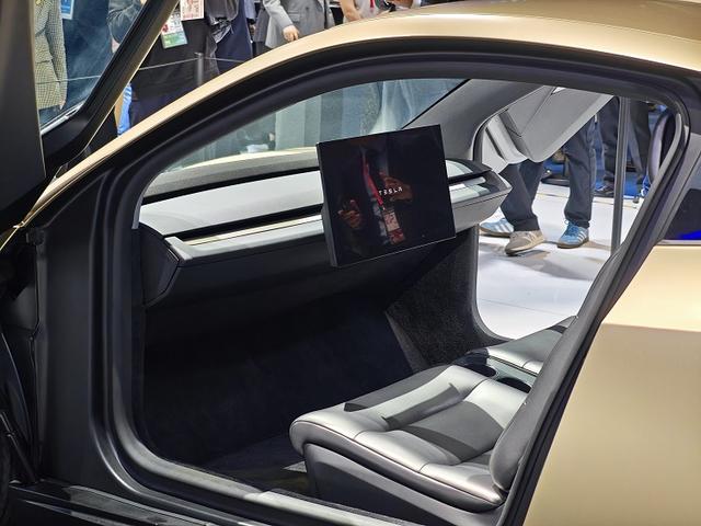 Cybercab亚太首次亮相！特斯拉进博会，人工智能是最大亮点？