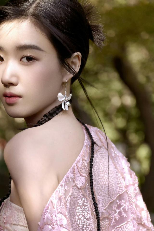 美图福利(17)，林允、杨幂、卢昱晓、宋雨琦、李一桐、孔雪儿