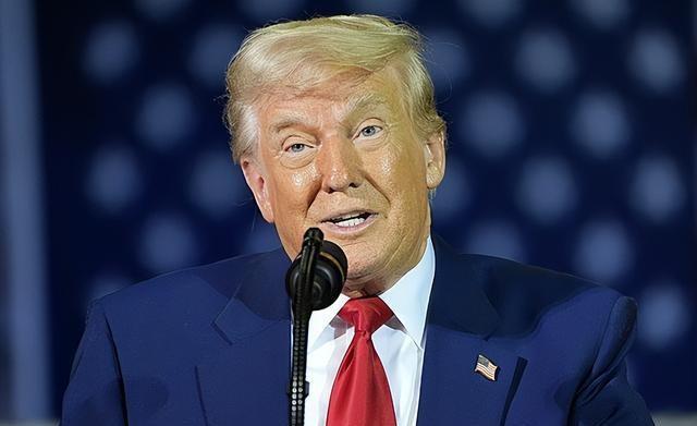 特朗普宣布大消息，印度人都懵了，下一个轮到中国：加税500%？