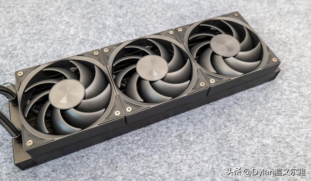 ATX也能玩便携？可以领着走的ATX主机，机械大师 C34 Pro装机体验