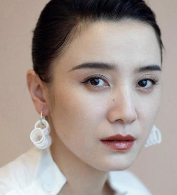 成龙因病去世、赵本山灵堂、宋佳知三当三，现在的造谣越来越离谱