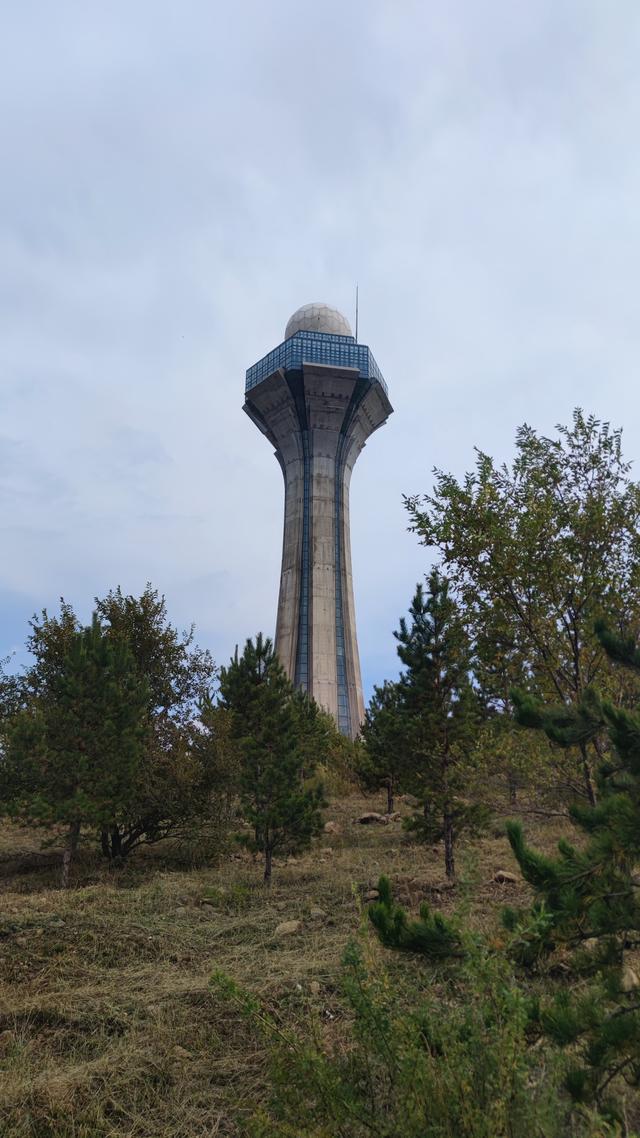 乌兰察布，铁军山与卧龙山及老虎山