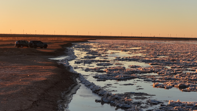 冬日奇观！落日流凌为黄河披上幻彩霓裳