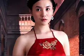 明星肚兜照：柳岩撩人，黎姿小诱惑，朱珠自带女人味图片