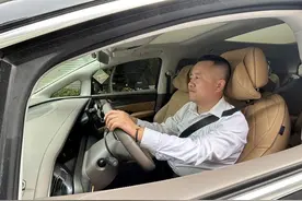 传统豪车“不香了” 新能源车型走俏西安汽车租赁市场图片