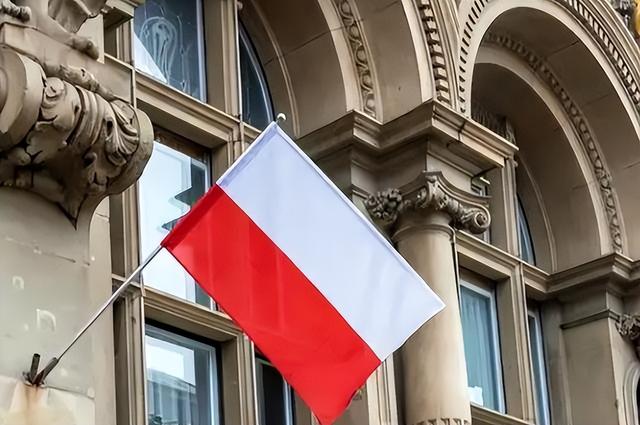 一次又一次触发战争引线，为什么每次世界大战，都要闪击波兰？