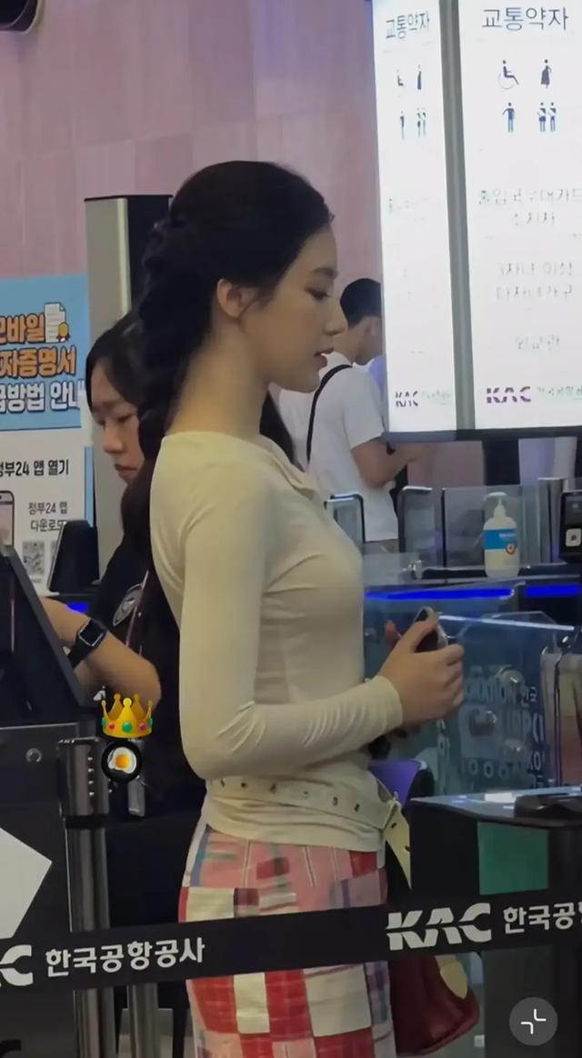 终于知道为什么叶舒华是门面了，往那一站颜值气质就鹤立鸡群呀