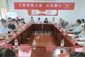 赤壁市慈善会组织开展“崇德向善 依法兴善” 主题宣传活动图片