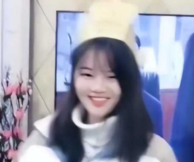 22岁女医学生被前男友杀害，闺蜜称男方长期靠她养着，动辄下跪自扇嘴巴；母亲：我活着的每一天就是等凶手死