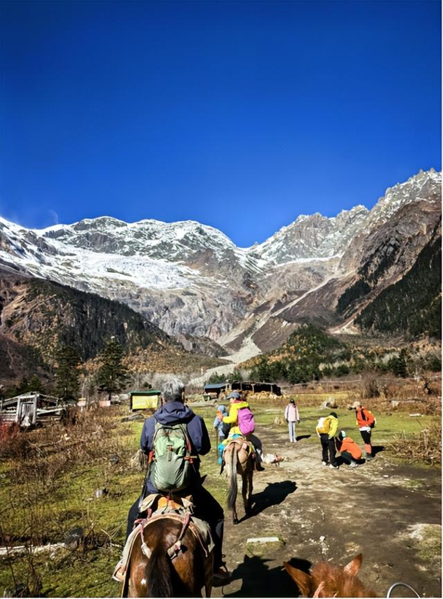 雨崩，一个让人语崩的地方（二）冰湖，上帝的最后一滴眼泪