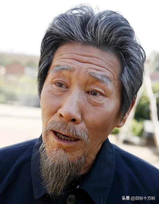 豪门阔太倒追68岁潘长江,不卖酒的潘叔,又在新赛道上领先太多